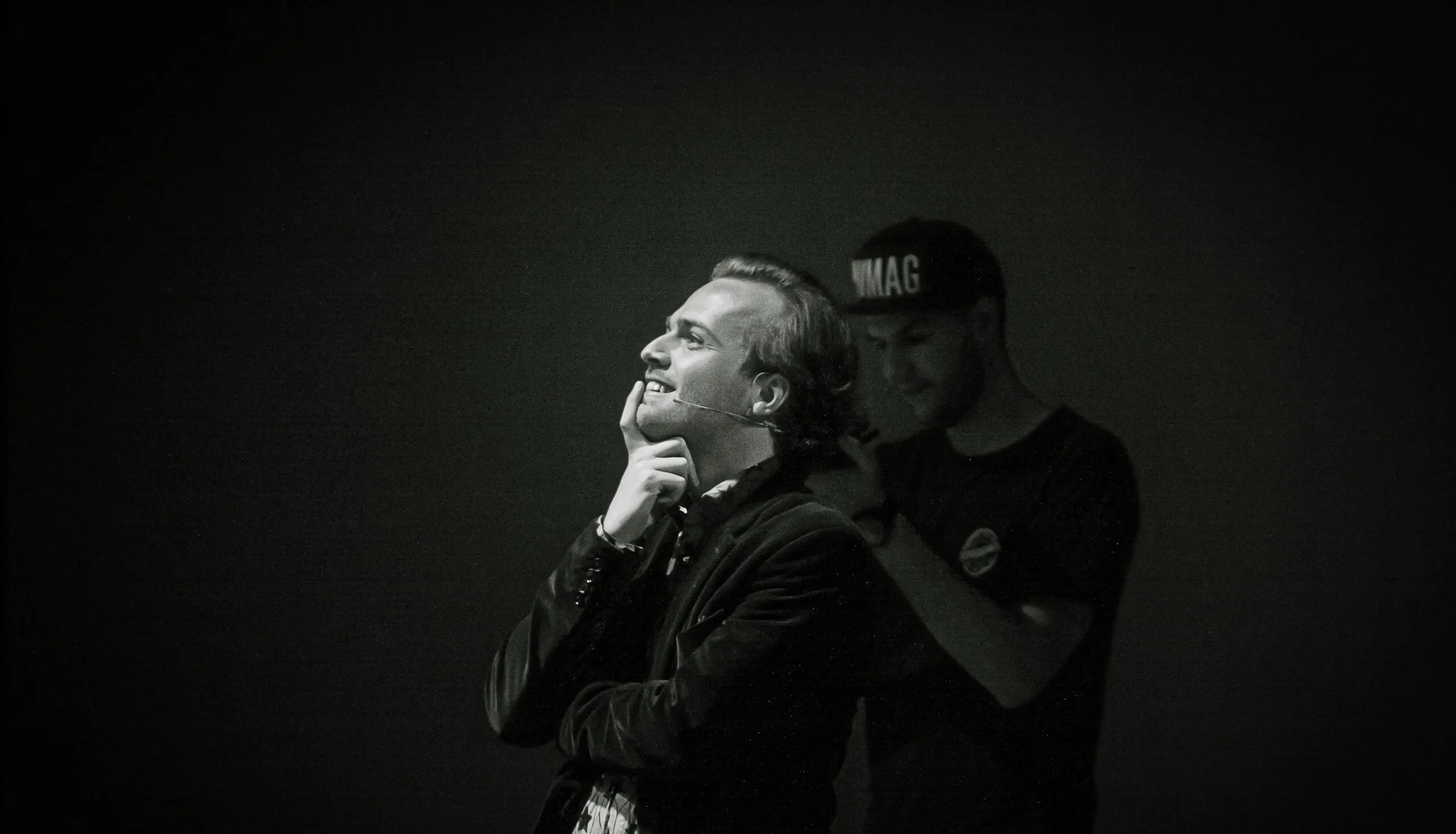 Black and white portrait of the two Kiesmannen on stage
